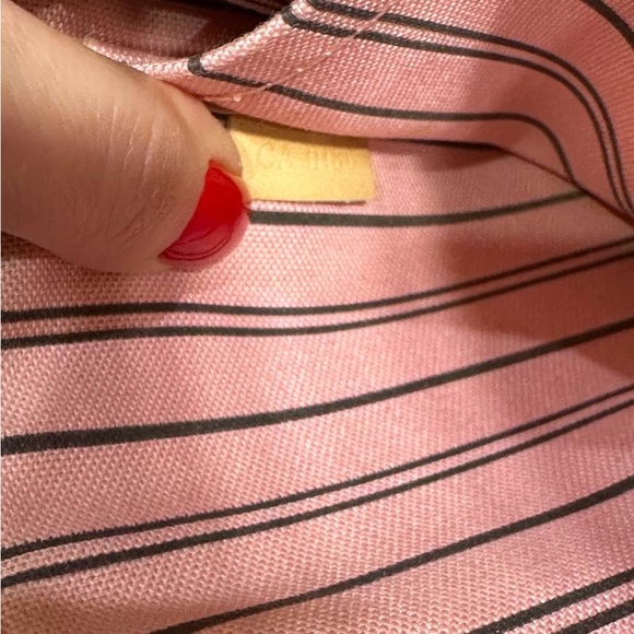 LOUIS VUITTON Monogram Pochette Rose Ballerine Interior - Picture 5 of 9